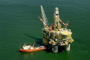 Picture of an oil rig at sea